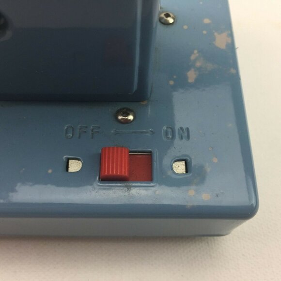 Vintage Miniature Toy Blue White Sewing Machine Hand Crank Battery Operated - Picture 6 of 12